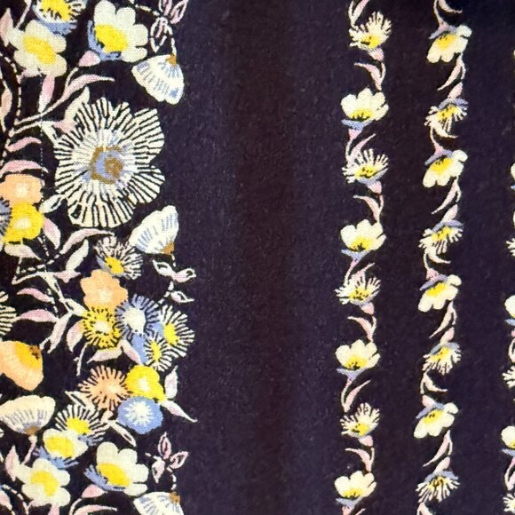 3X Plus Old Navy Blouse - Navy Blue with Flowers - Picture 7 of 9